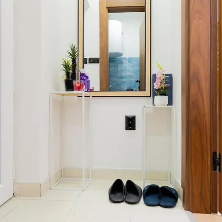 Golden House * Konjic